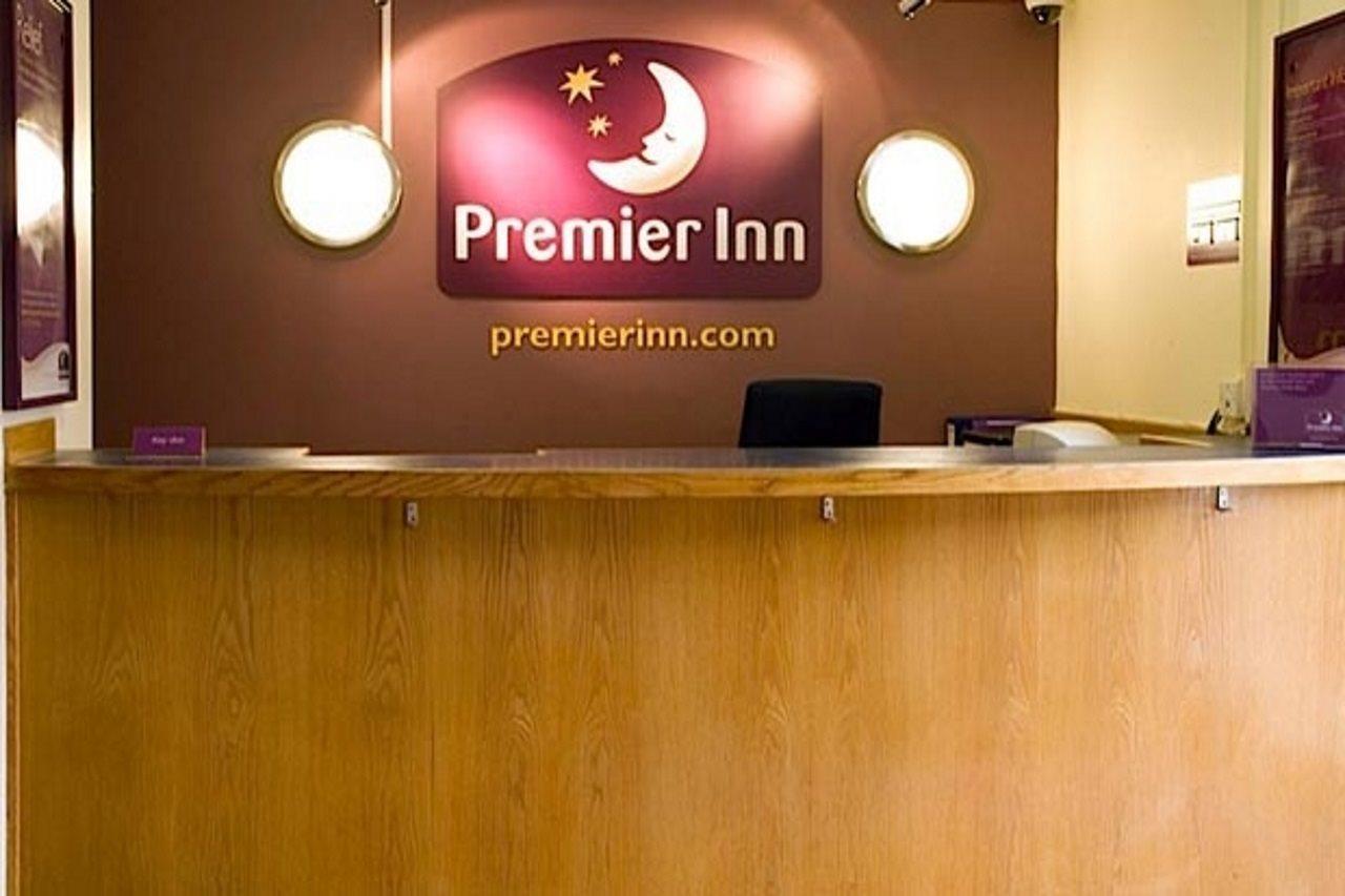 Premier Inn London Ilford Esterno foto