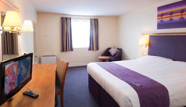 Premier Inn London Ilford Esterno foto